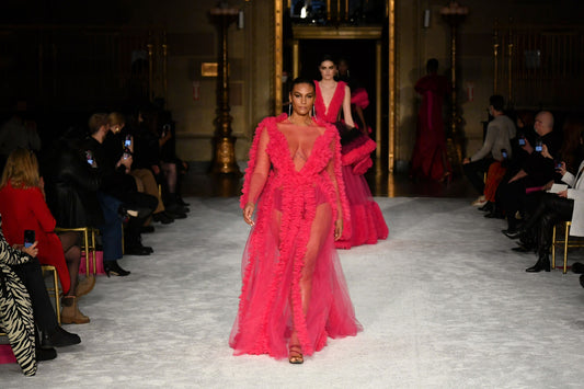 THE (PLUS SIZE) LADY IN RED